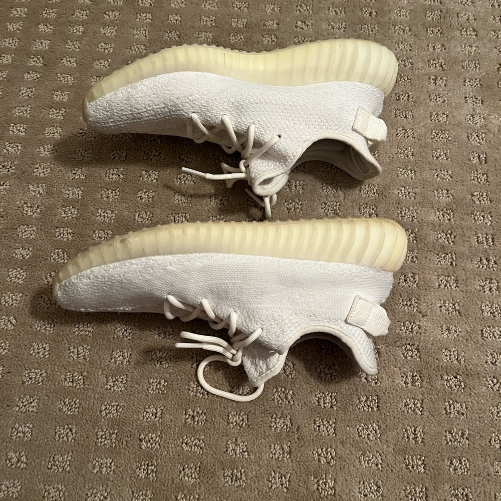 Yeezy Boost - Picture 3 of 4